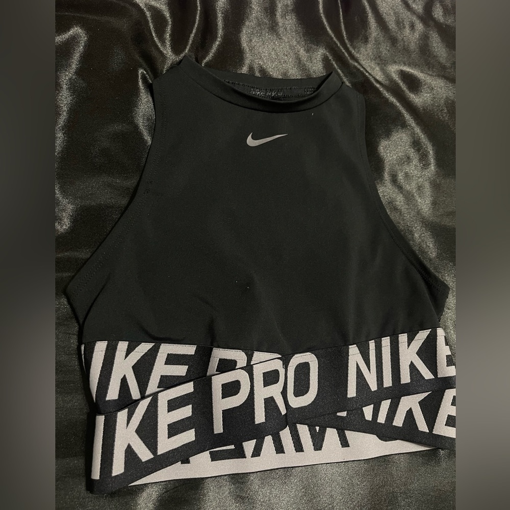nike pro sports bra